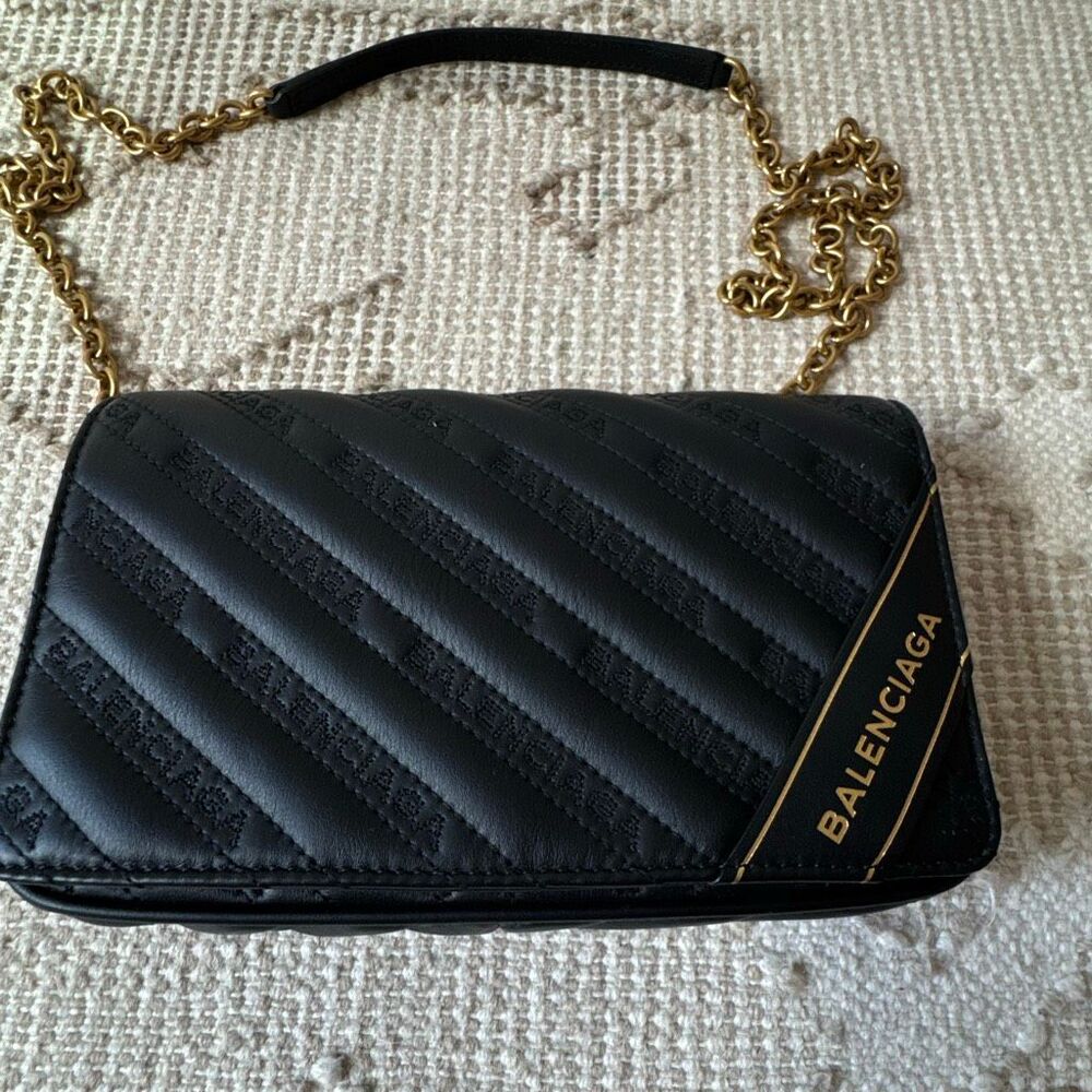 Balenciaga Calfskin Logo Matelasse Chain Strap Blanket Reporter XS Black NWT - Picture 2 of 16